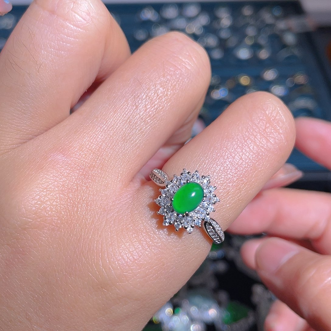 未镶嵌戒指翡翠戒指