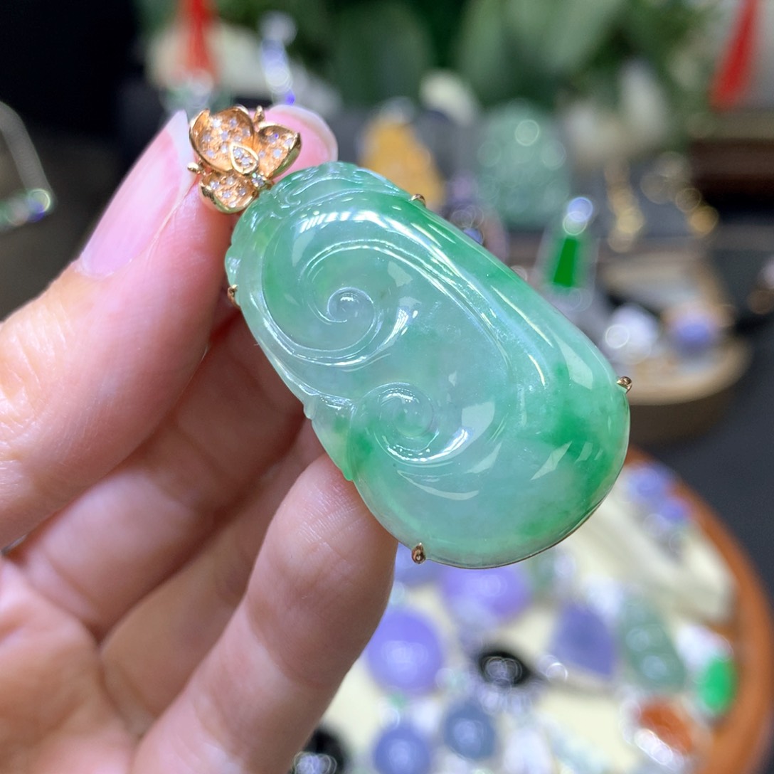 翡翠18K金镶嵌颈饰翡翠吊坠项链