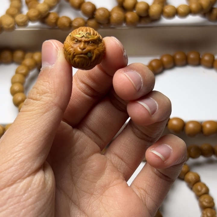 孫***晨手串猴头核桃全品大圣