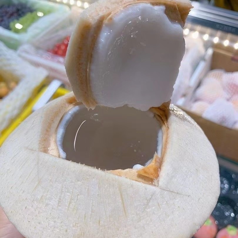泰国   椰青  1个默认不开口 （开口请备注，开口发货容易撒漏）