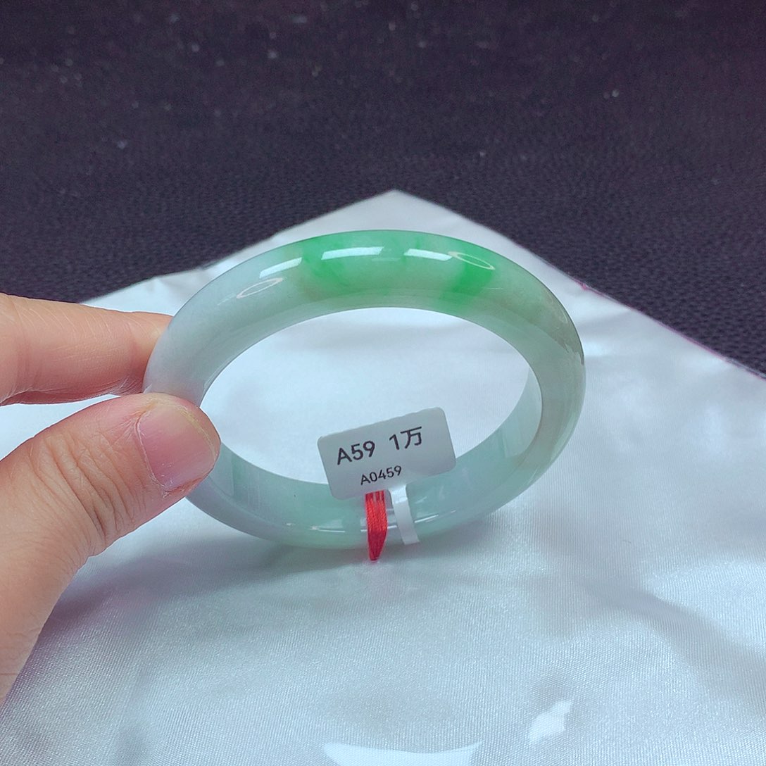 翡翠手镯未镶嵌手镯59
