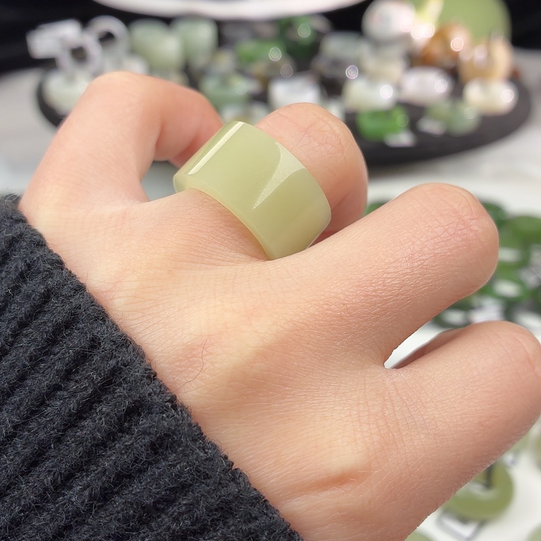 迪***蔻和田玉未镶嵌戒指S21奶绿直切17.0 拍4单