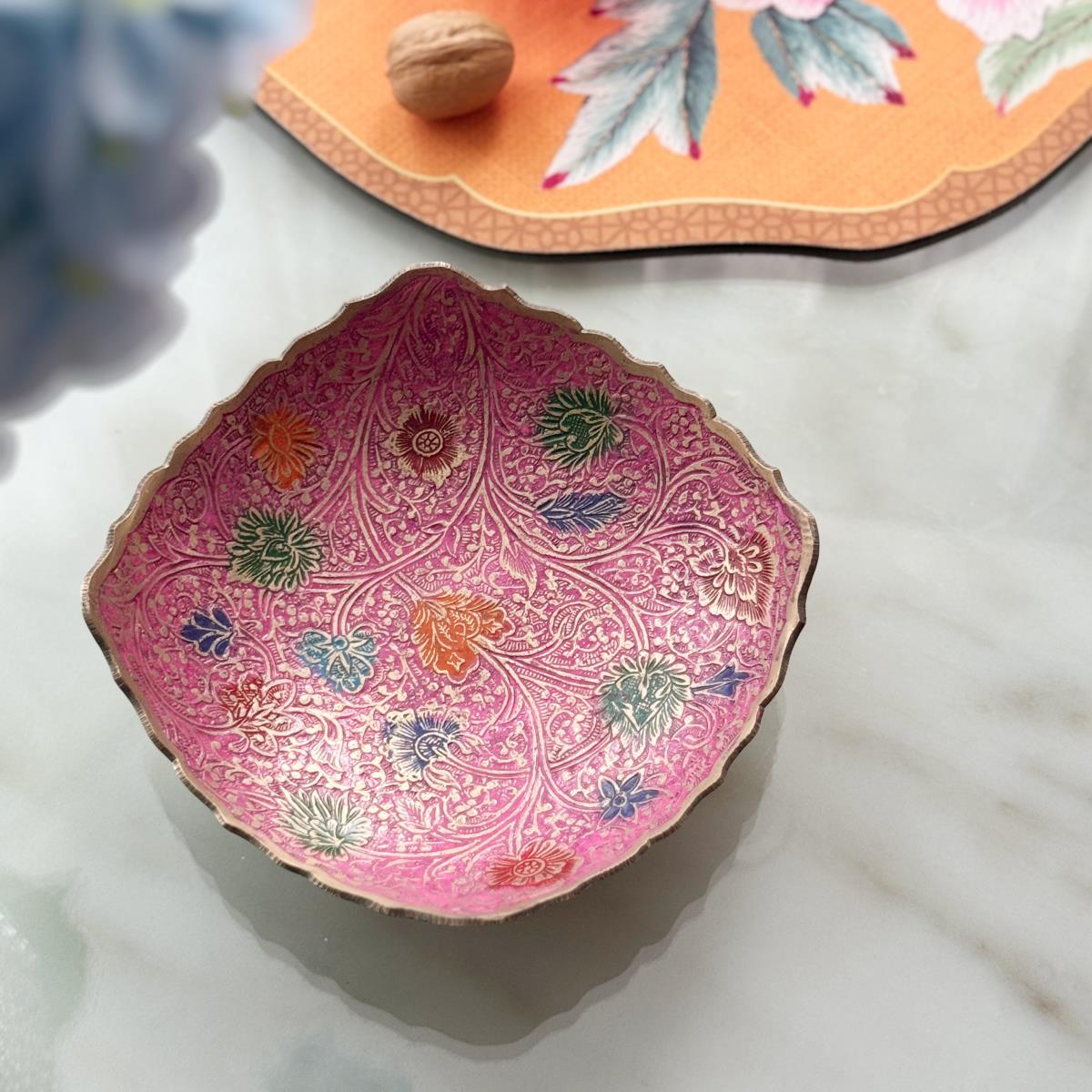 【奇居巍】印度手工刻花黄铜果盘客厅干果零食碟粉色#4811337