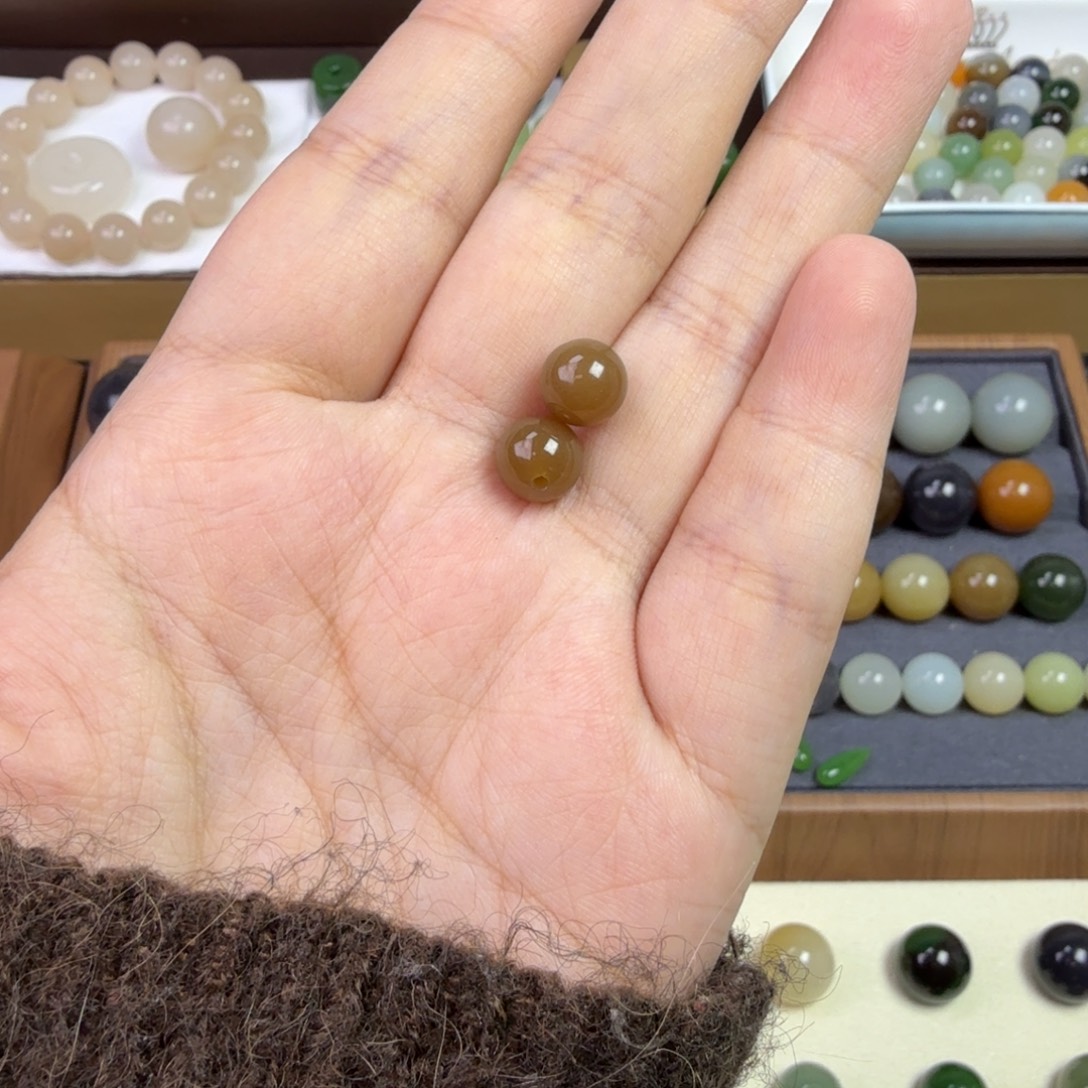 和田玉未镶嵌珠宝半成品卡八红糖一对