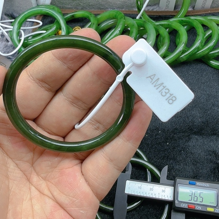 和田玉（碧玉）手镯未镶嵌56