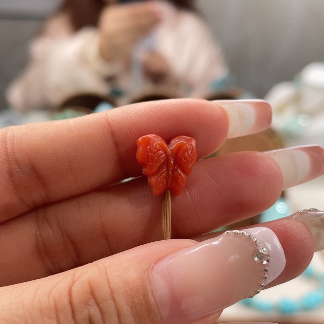 南红玛瑙未镶嵌蝴蝶