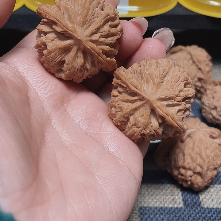 文玩核桃把件走**北苹果42