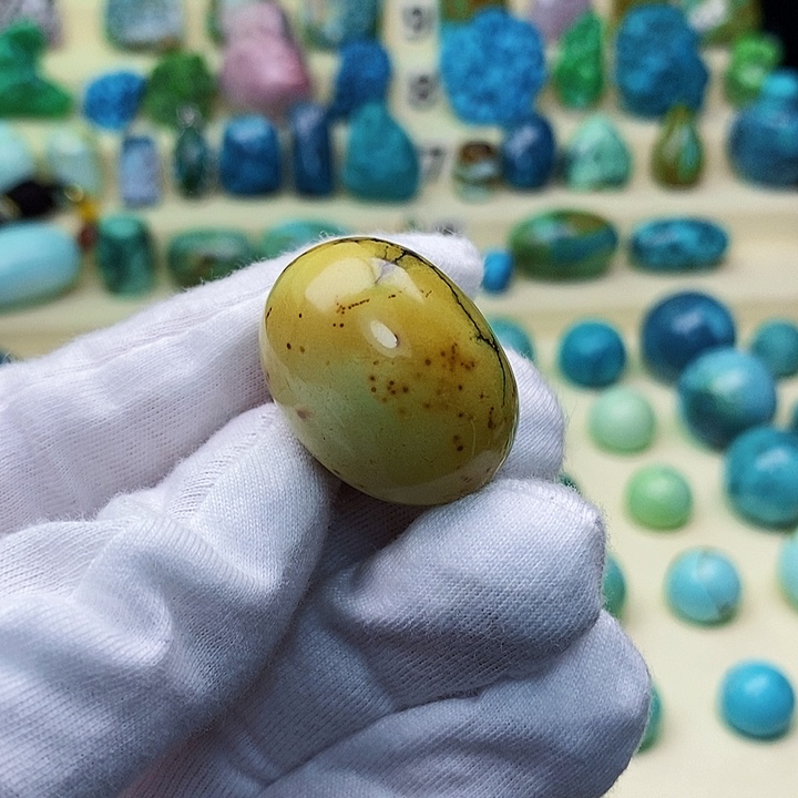 绿松石配饰未镶嵌