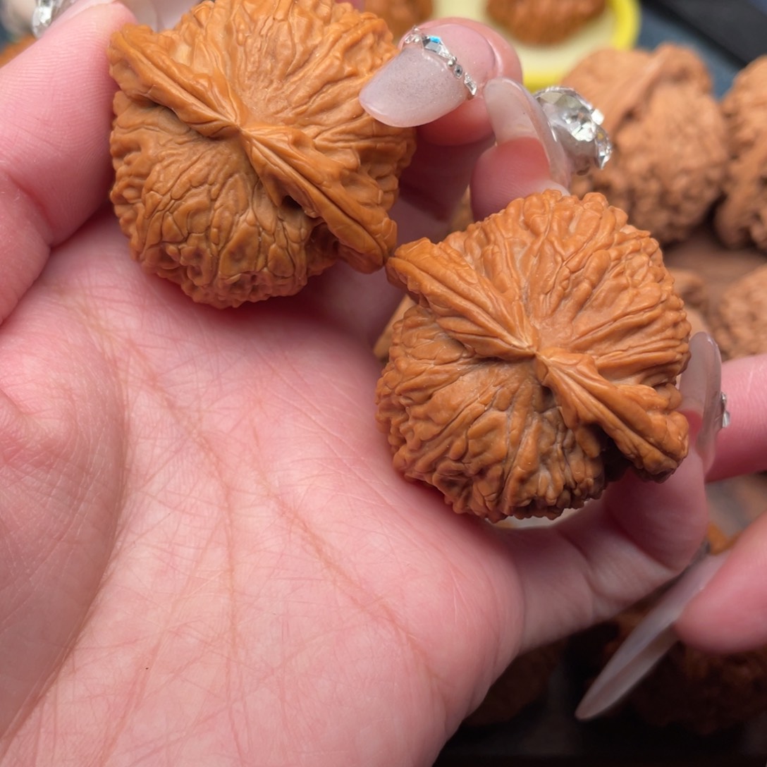 文玩核桃把件全品，红皮闷白41