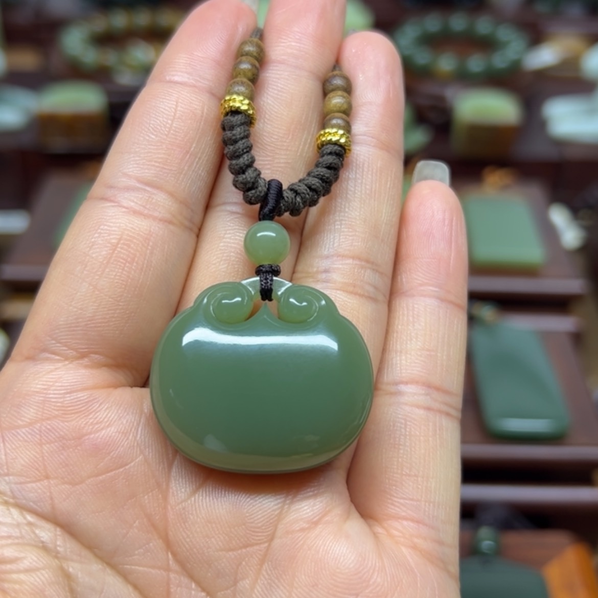 【闪购商品】颈饰未镶嵌岫岩老玉（透闪石质玉）平安牌