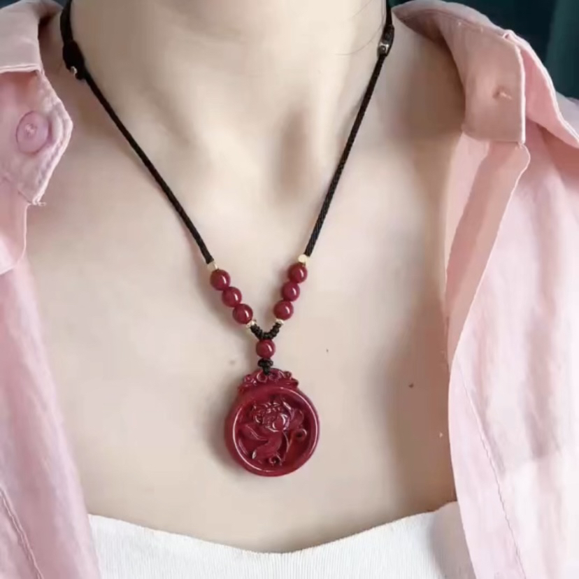 含辰砂工艺品紫金圆牌双面莲花锁骨链
