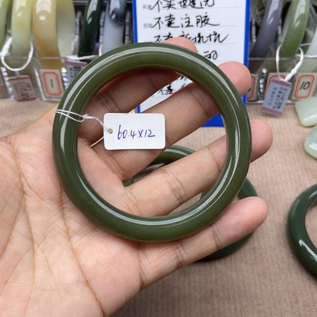 和田玉手镯未镶嵌秀*