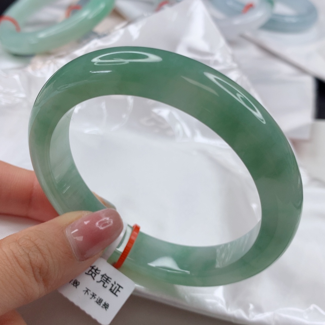 翡翠未镶嵌手镯56.5圈