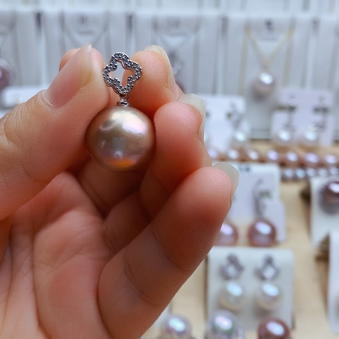 淡水珍珠吊坠(赠链)合金