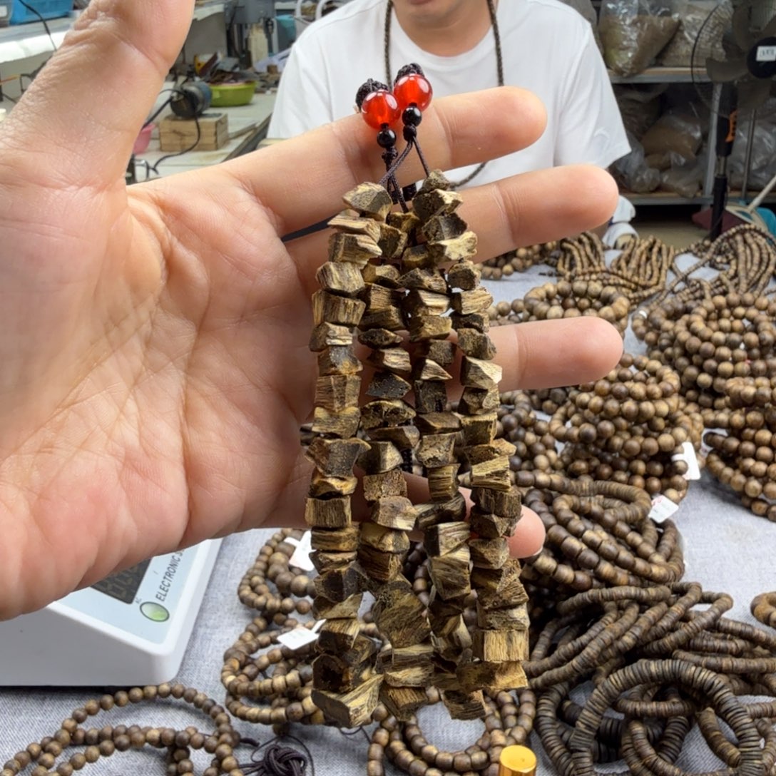 新***魂沉香沉香香囊车挂2条