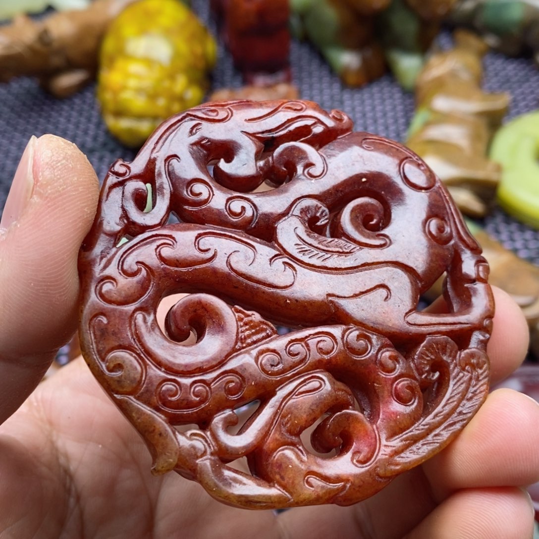 蛇纹石玉颈饰未镶嵌