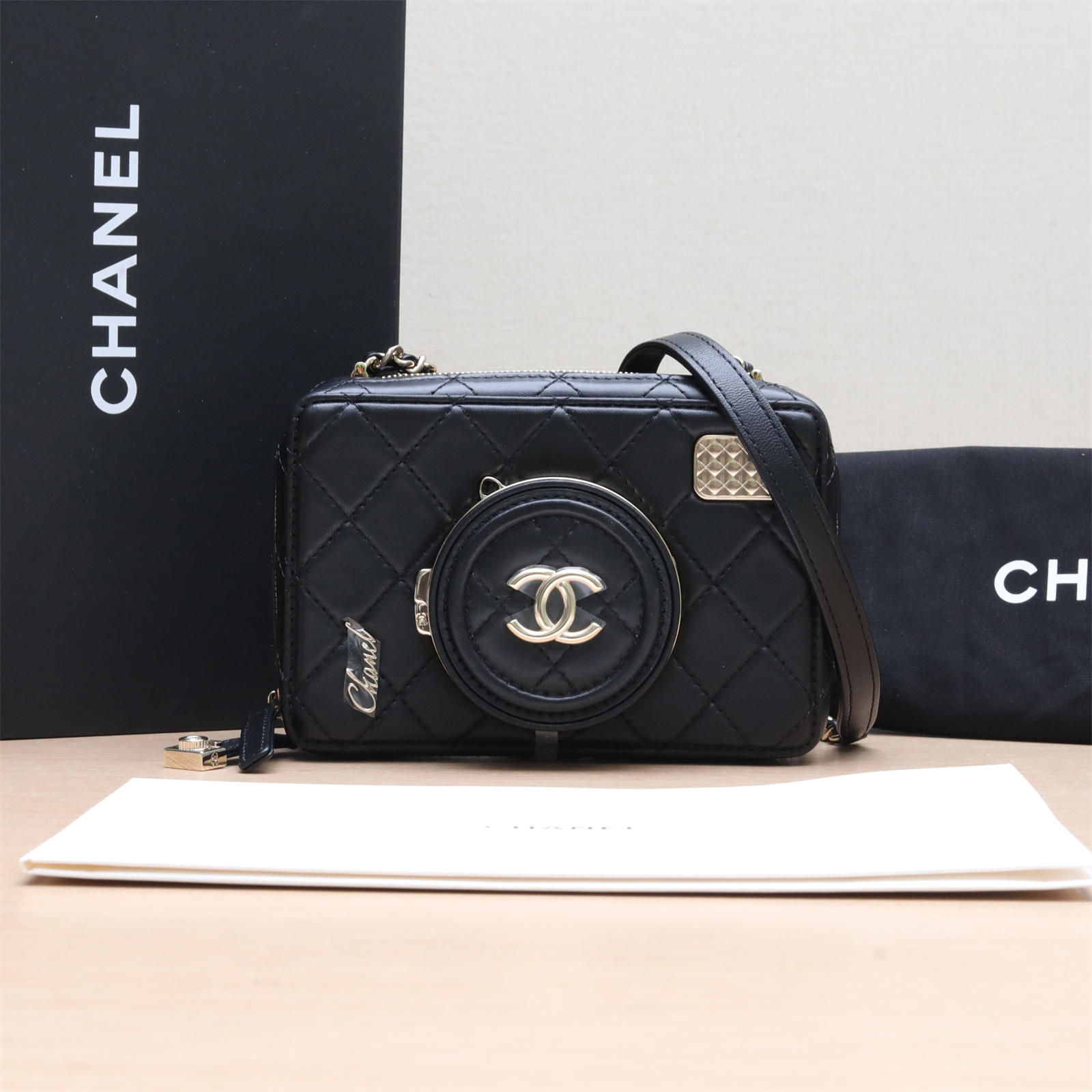 全新未使用 Chanel/香奈儿 小花6枫 相机包 黑色 芯片开金扣