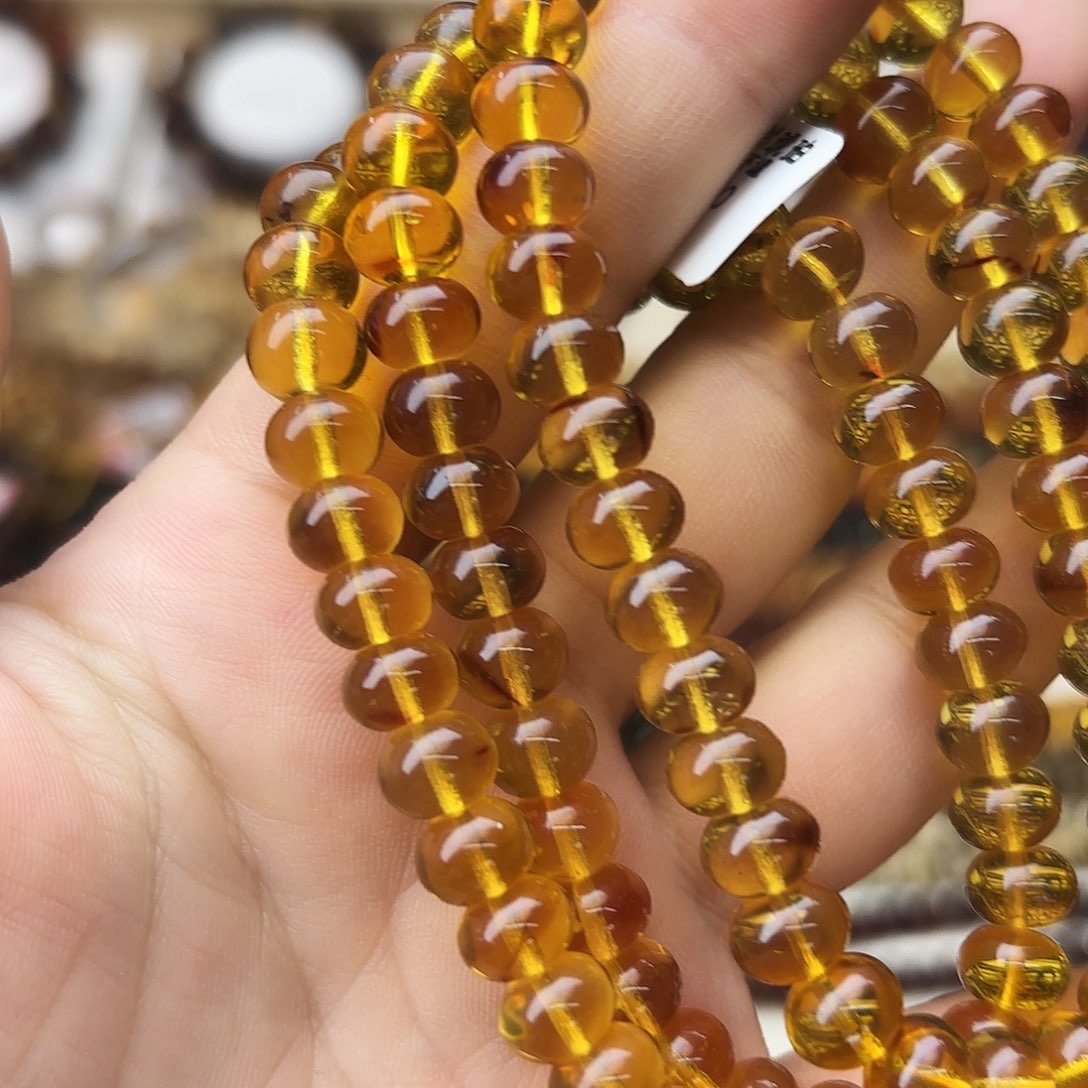 M***娃琥珀未镶嵌裸石八90910