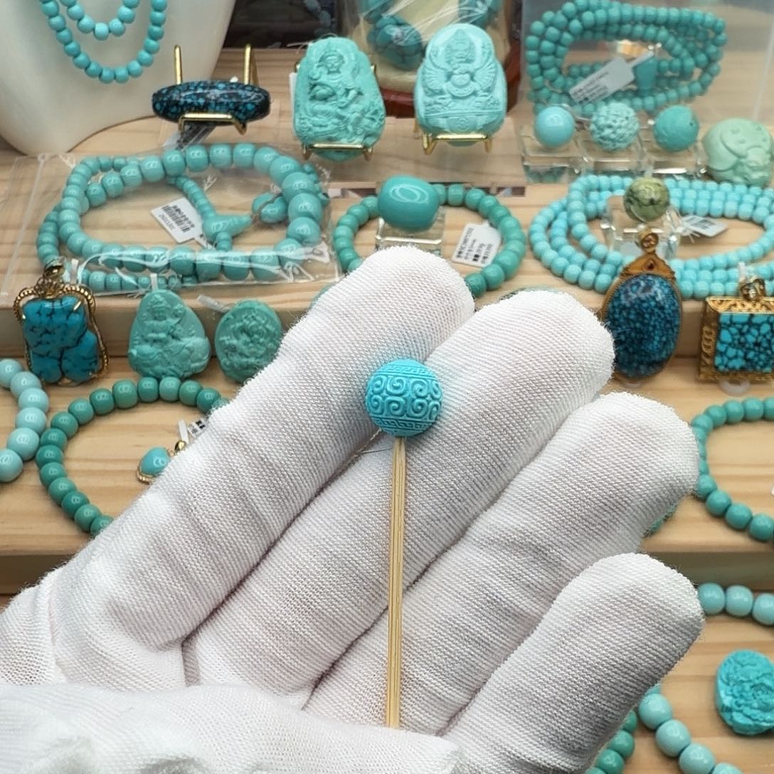 绿松石未镶嵌珠宝奇石