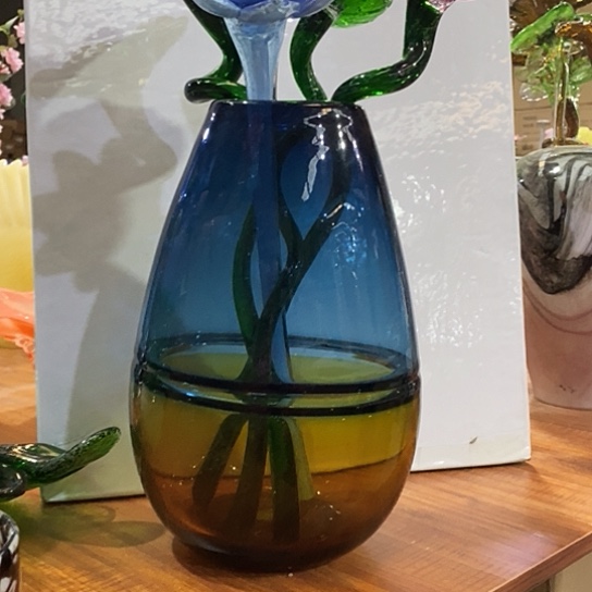 琉璃花瓶高29厘米口径7厘米