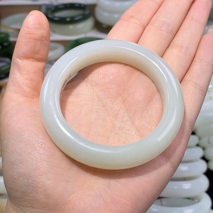 和田玉手镯未镶嵌白玉镯51