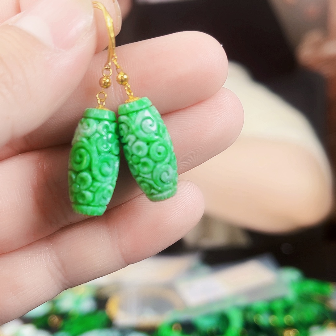 翡翠颈饰18K金镶嵌耳饰