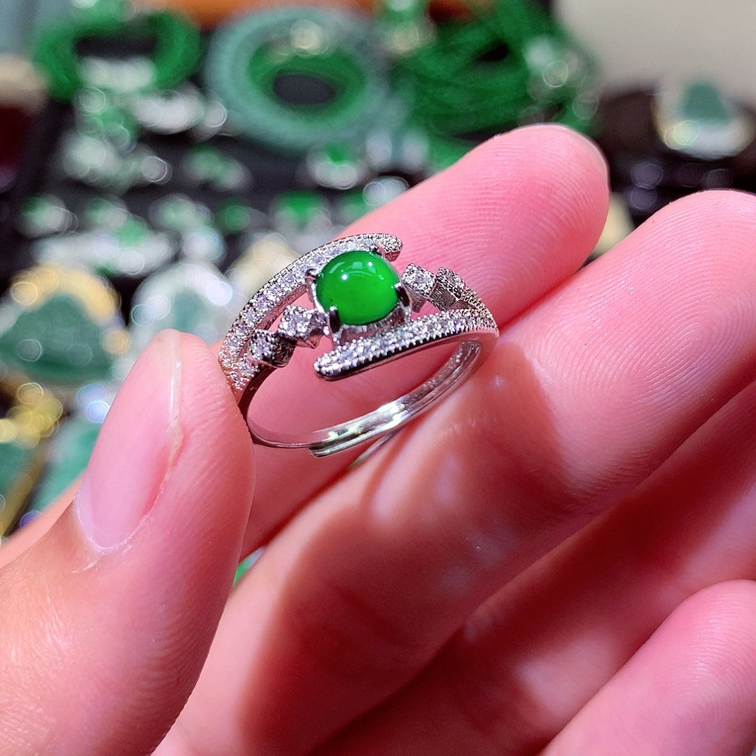 翡翠颈饰未镶嵌挂件