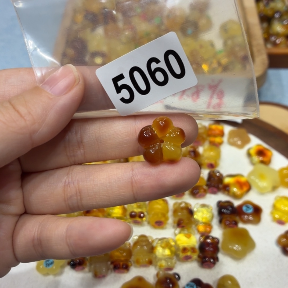 琥珀未镶嵌珠宝奇石