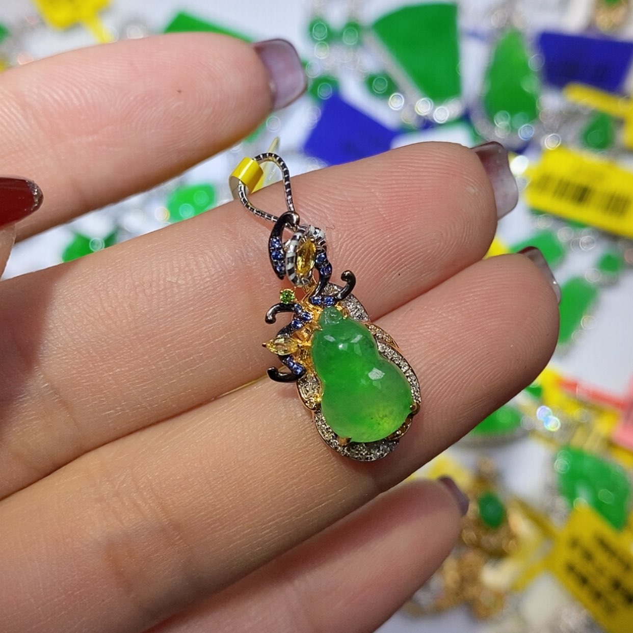 【闪购商品】翡翠颈饰18K金镶嵌A****g吊坠