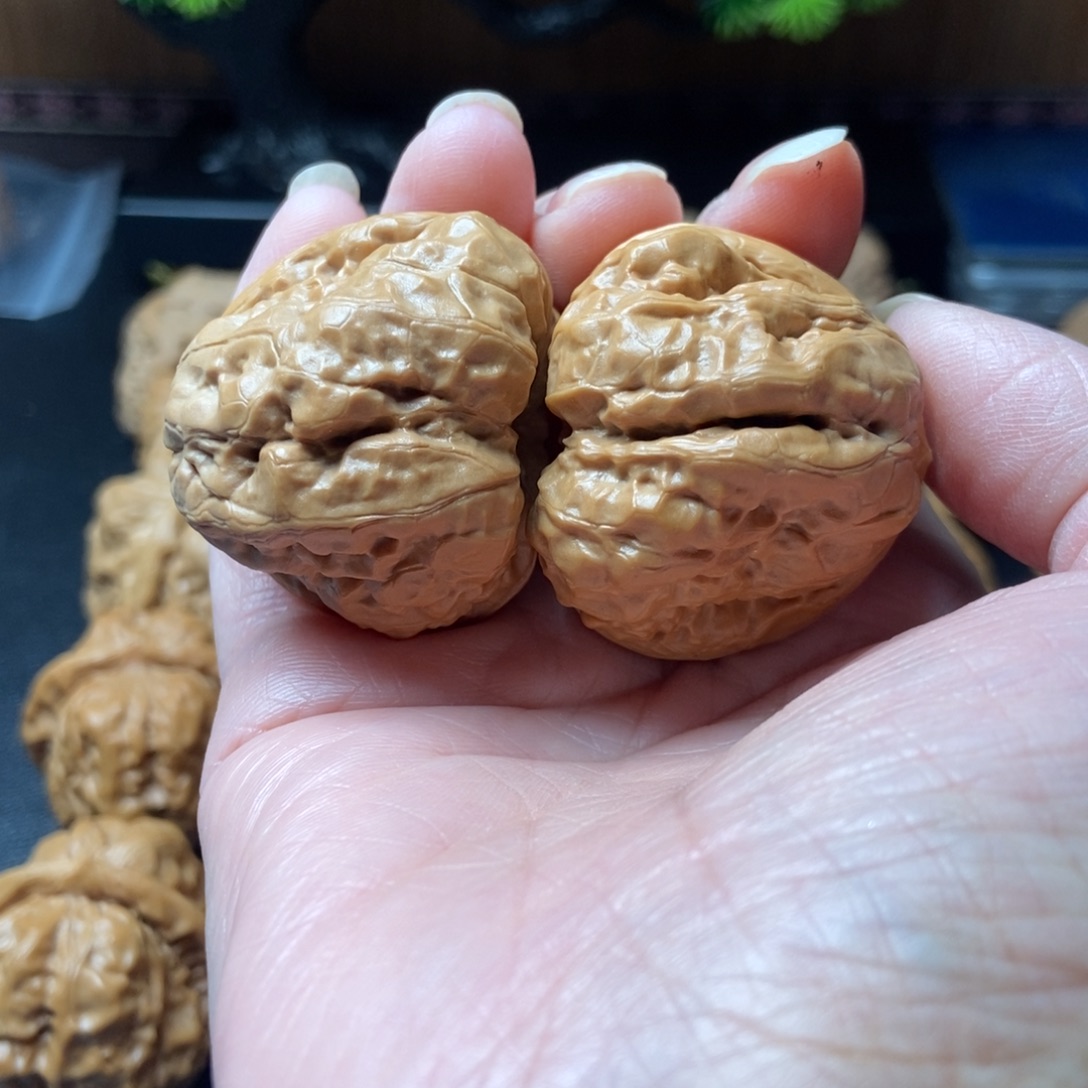 青***烊把件文玩核桃蛤蟆头