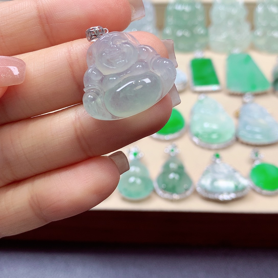 翡翠18K金镶嵌颈饰d*d翡翠