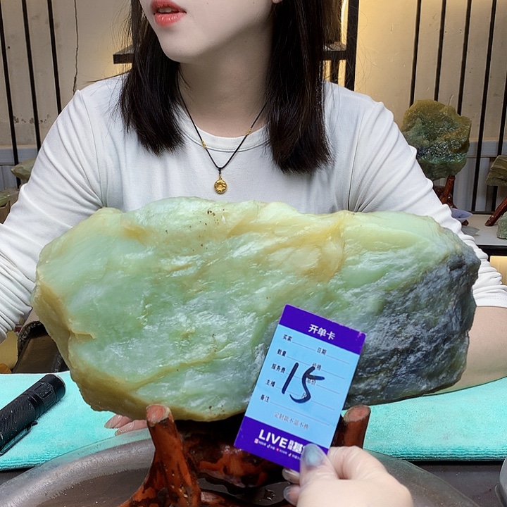 用***3蛇纹石玉未镶嵌原石