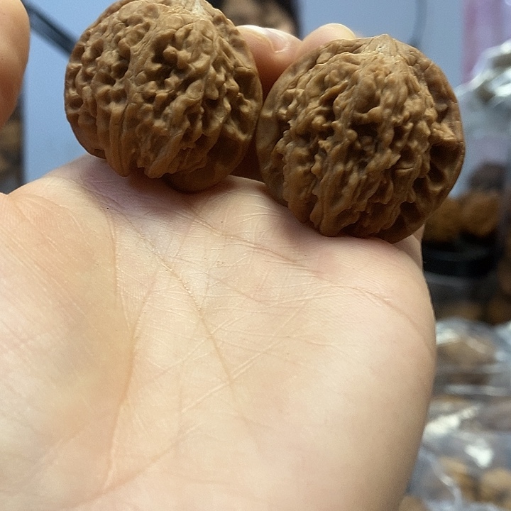 文玩核桃把件37红皮满天星