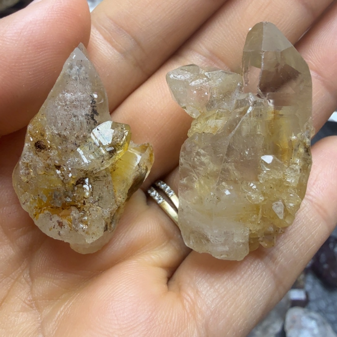 石材黄晶喜马一对