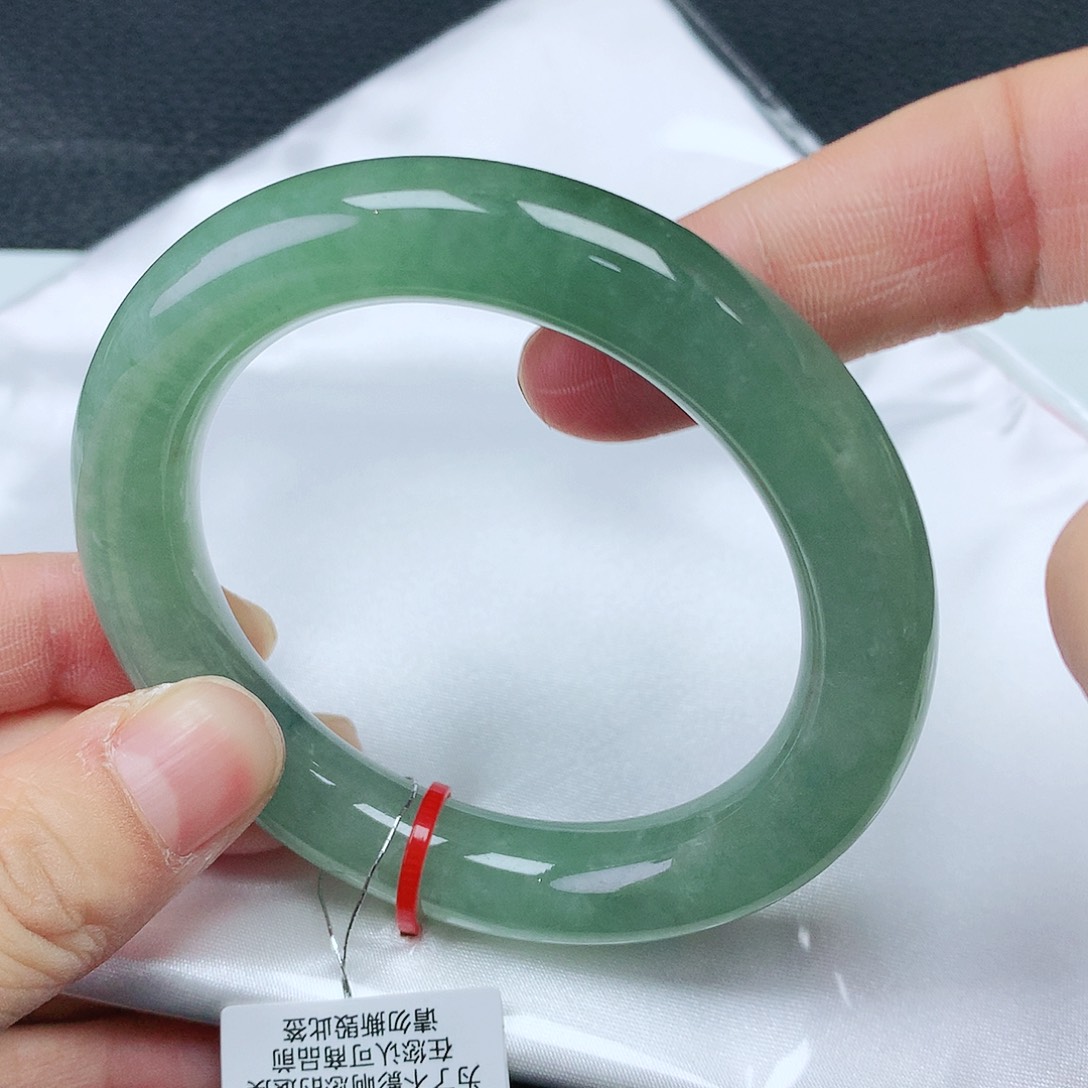 翡翠手镯未镶嵌53胖