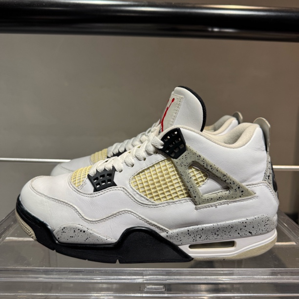 95新 MM6 42码 原盒 AJ4白水泥 白色 篮球鞋