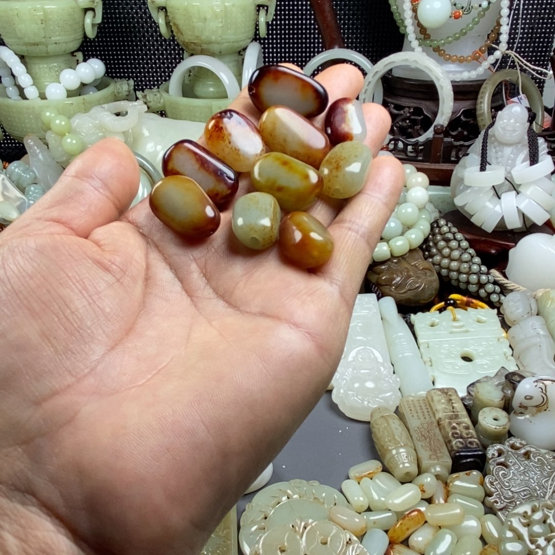 半***蛙和田玉（糖玉）未镶嵌颈饰