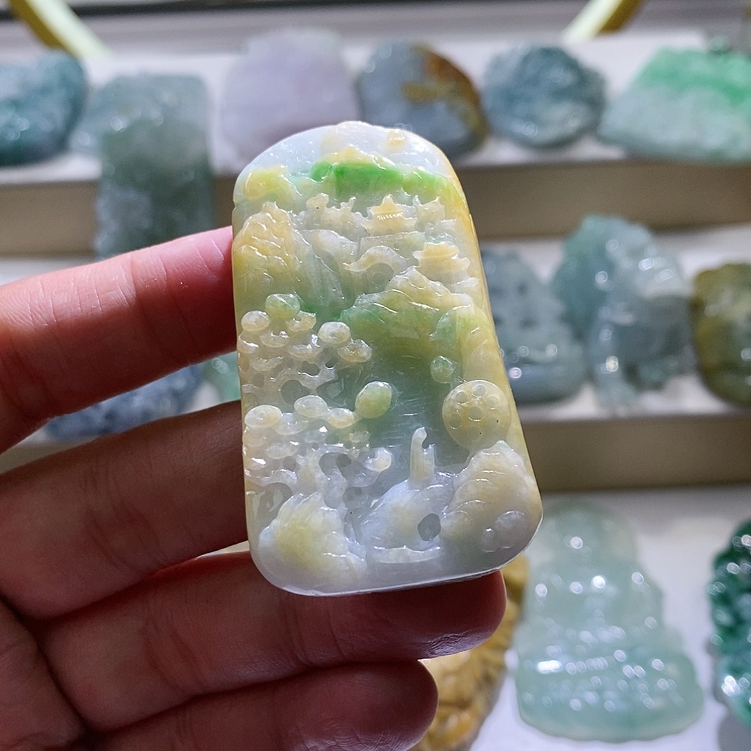 【闪购商品】翡翠颈饰未镶嵌山水