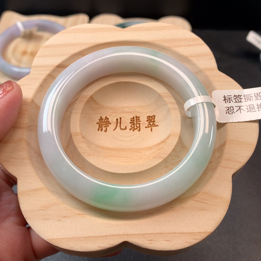 翡翠手镯未镶嵌54圈口
