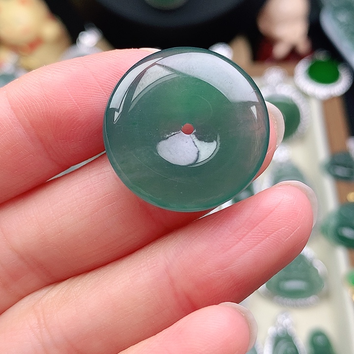 颈饰未镶嵌翡翠吊坠