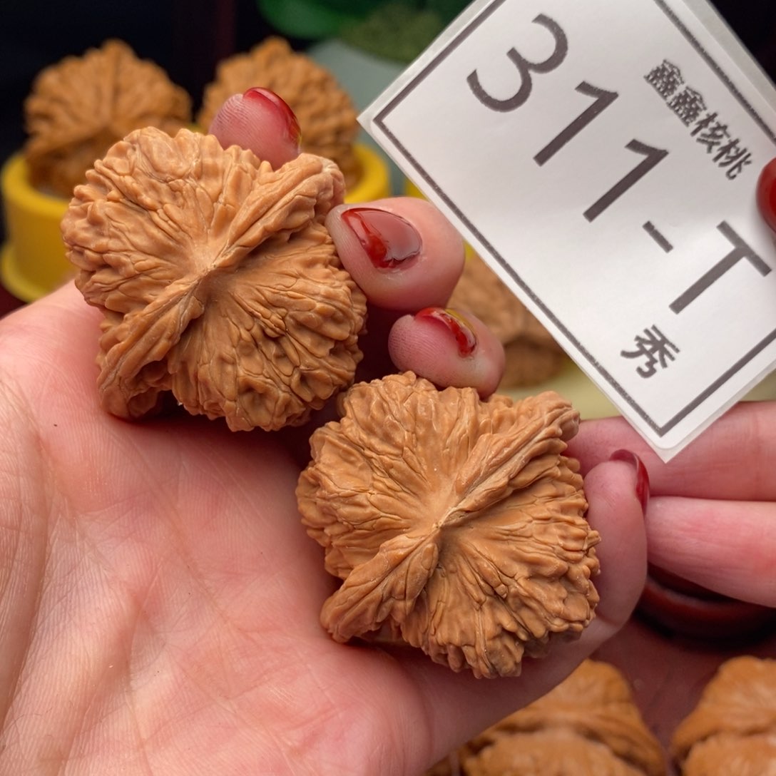 文玩核桃把件汉高楼42