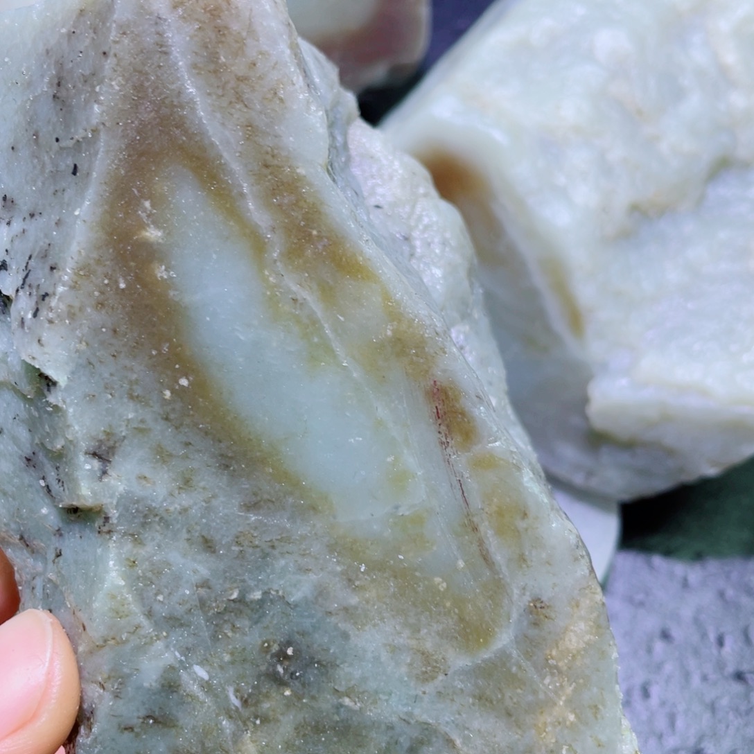 和田玉未镶嵌珠宝半成品