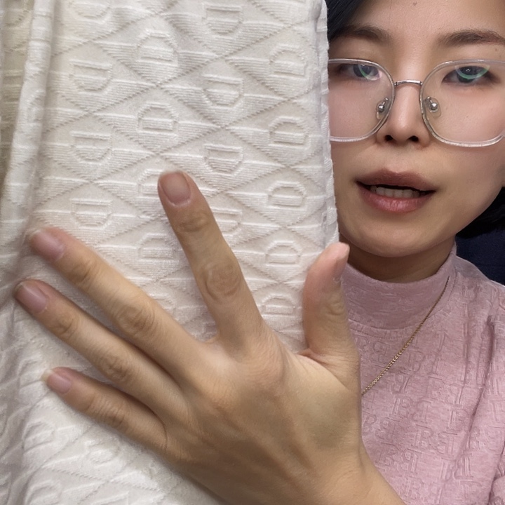混纺白色提花羊绒2米