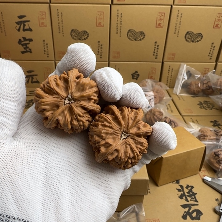 文玩核桃吊坠农*累反油 简单包装玉龙三棱