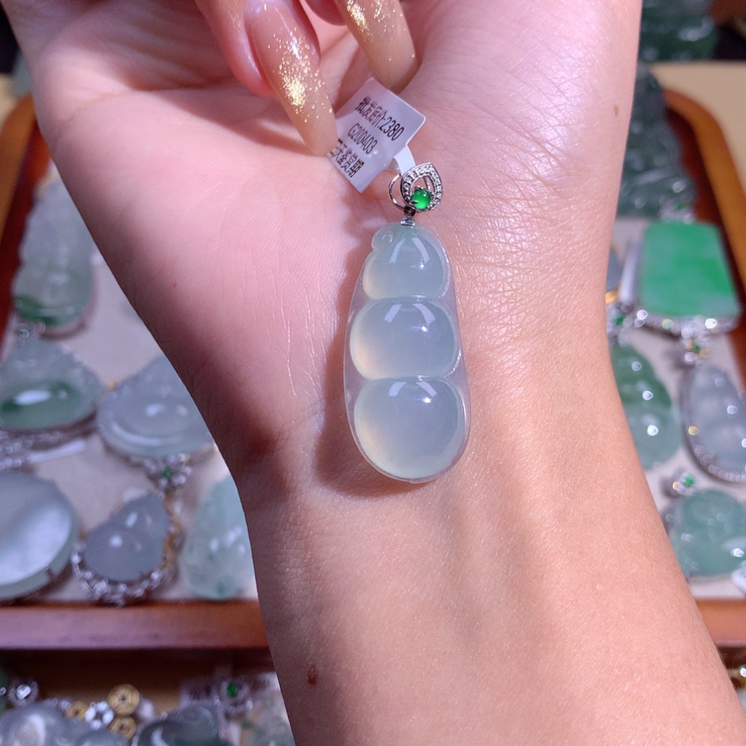 翡翠吊坠(不含链)18K金镶嵌