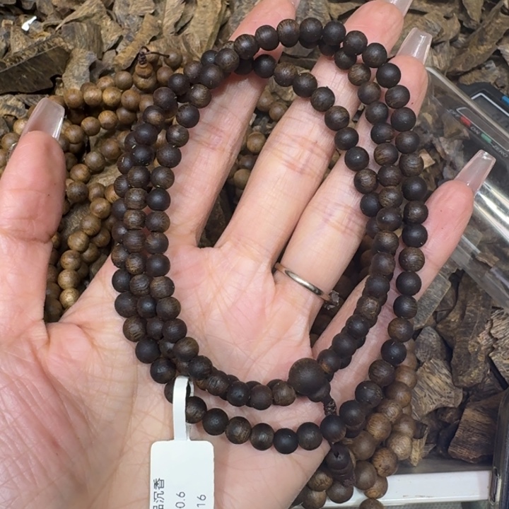 沉香手串C**n母树沉水一条