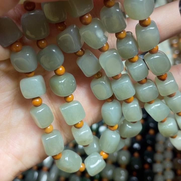 颈饰未镶嵌和田玉