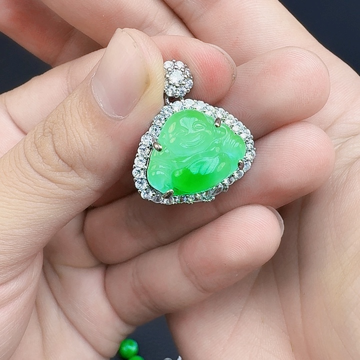 翡翠未镶嵌颈饰翡翠首饰