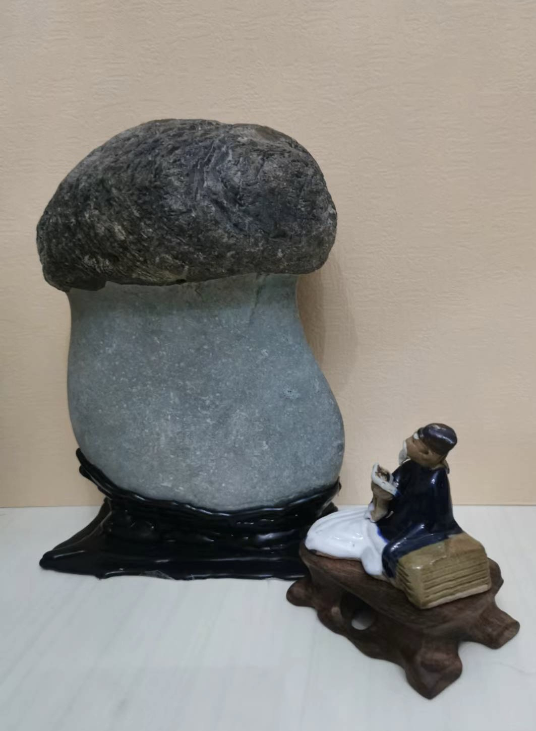 蘑菇造型的石头摆件