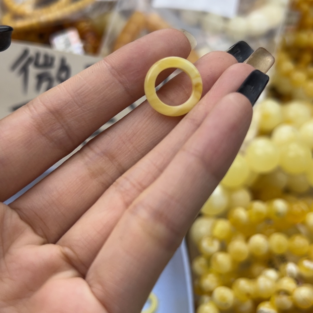 琥珀珠宝奇石未镶嵌